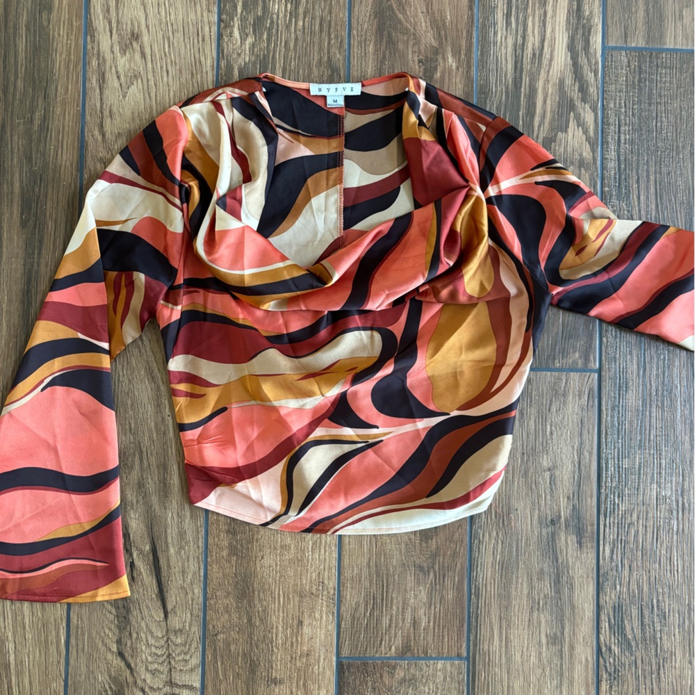 Hyfve Silky 70’s Inspired Cropped Top Size M